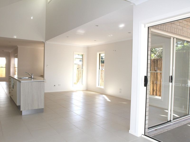 3/8 New Street, Mount Lofty QLD 4350