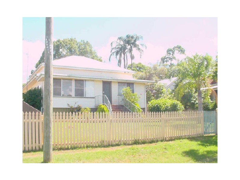 8 Roseberry Street, North Toowoomba QLD 4350