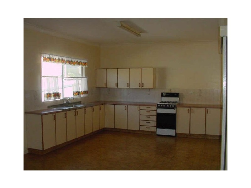 8 Roseberry Street, North Toowoomba QLD 4350