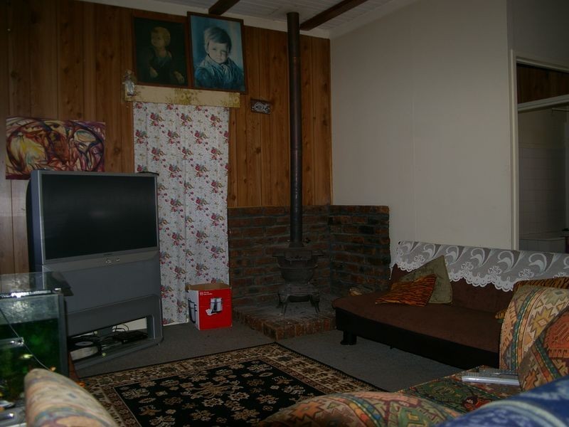 17 Esmond Street, Rockville QLD 4350