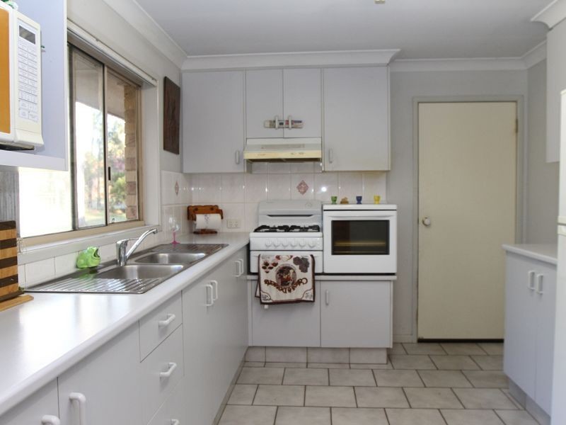 7 Bradton Court, Withcott QLD 4352