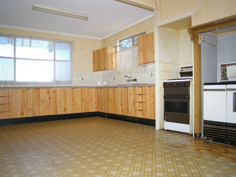 359 Greenwattle Street, Wilsonton QLD 4350