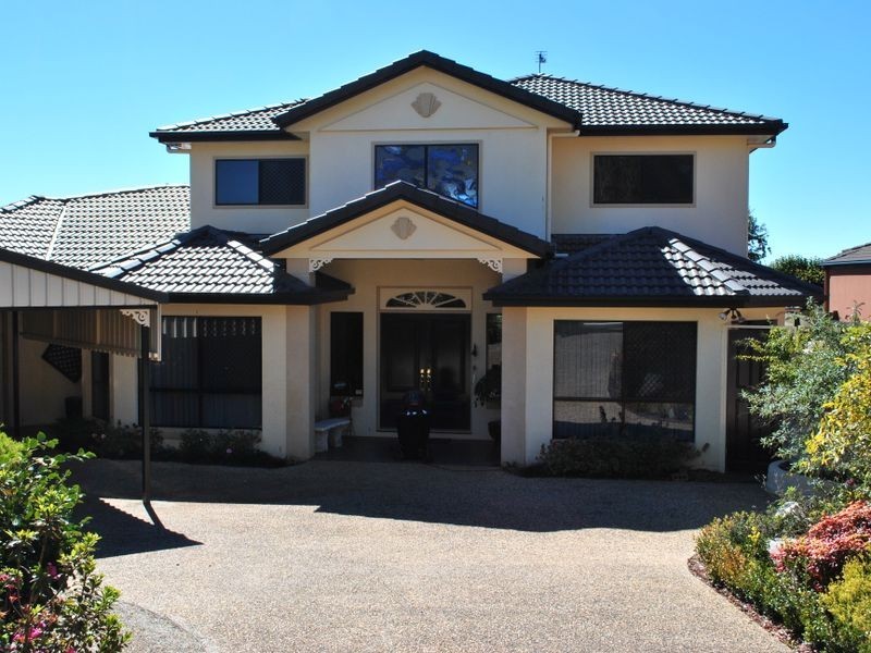 19 Gleneagles Drive, Middle Ridge QLD 4350