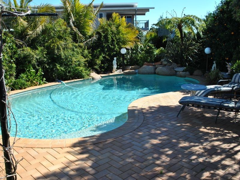 19 Gleneagles Drive, Middle Ridge QLD 4350