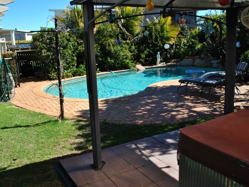 19 Gleneagles Drive, Middle Ridge QLD 4350