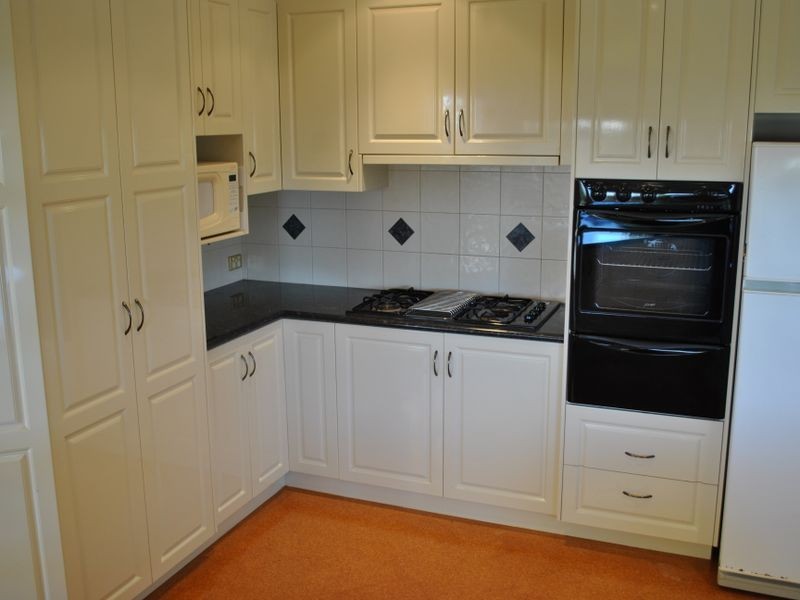 19 Gleneagles Drive, Middle Ridge QLD 4350