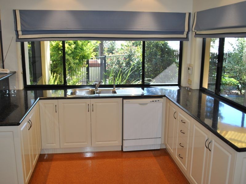 19 Gleneagles Drive, Middle Ridge QLD 4350