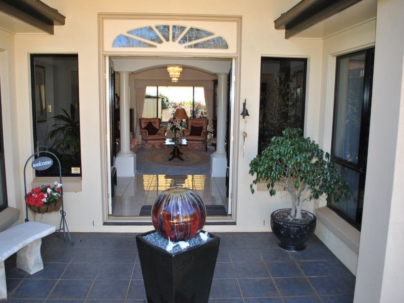 19 Gleneagles Drive, Middle Ridge QLD 4350