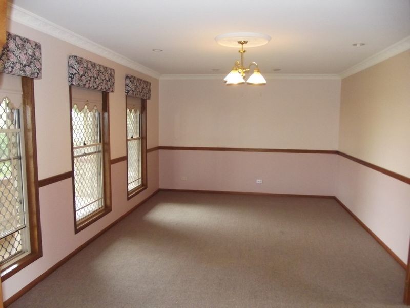 464 Hume Street, Middle Ridge QLD 4350