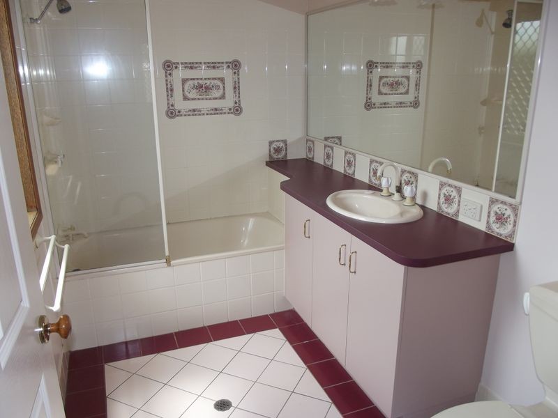 464 Hume Street, Middle Ridge QLD 4350