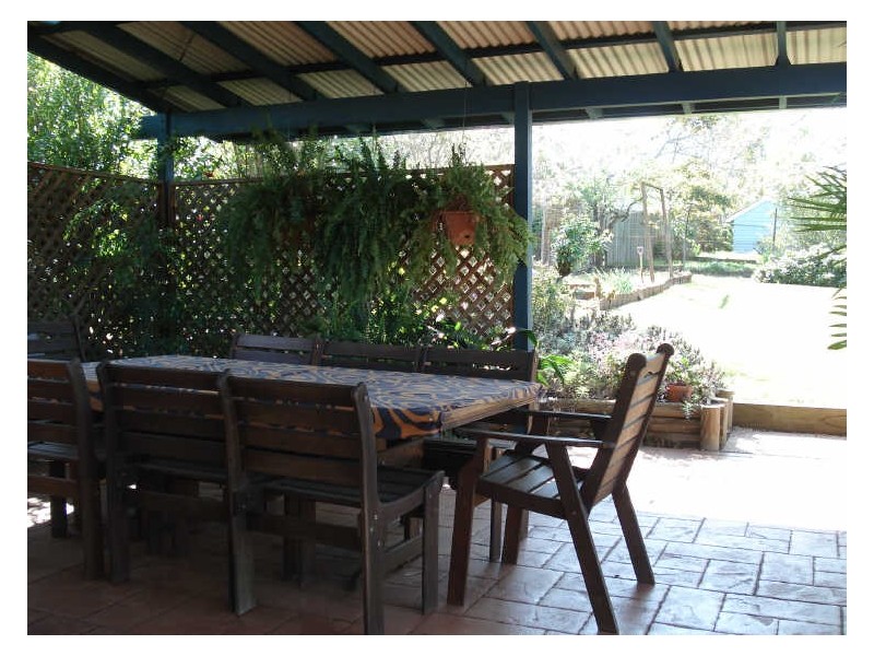 24 Mary Street, Mount Lofty QLD 4350