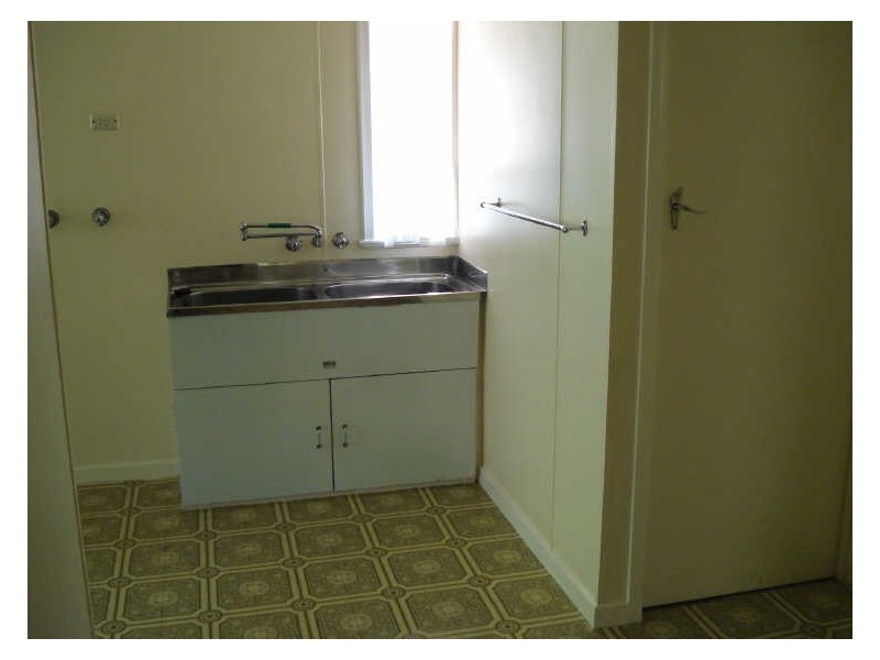 24 Mary Street, Mount Lofty QLD 4350