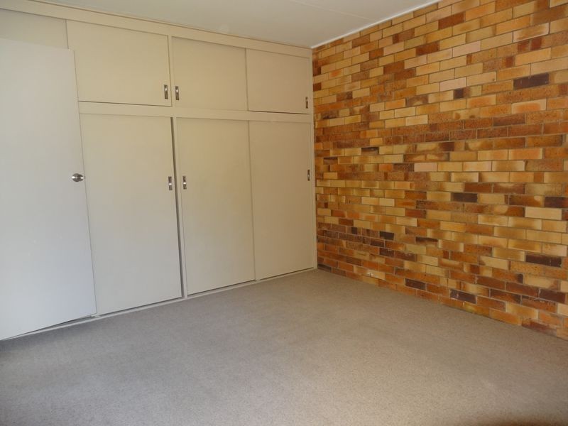 1 & 2 / 39 Barrymount Crescent, Mount Lofty QLD 4350