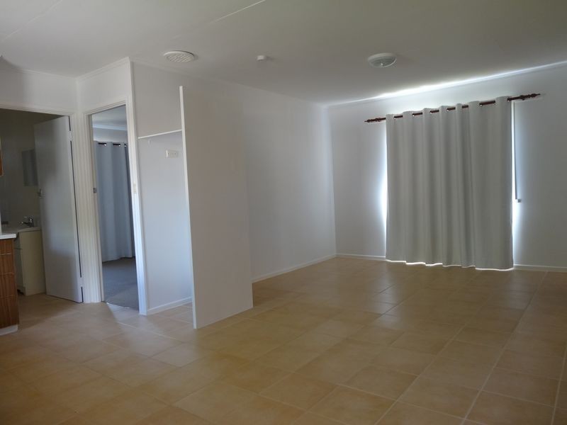 1 & 2 / 39 Barrymount Crescent, Mount Lofty QLD 4350