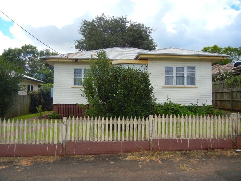 61 South Street, Rangeville QLD 4350