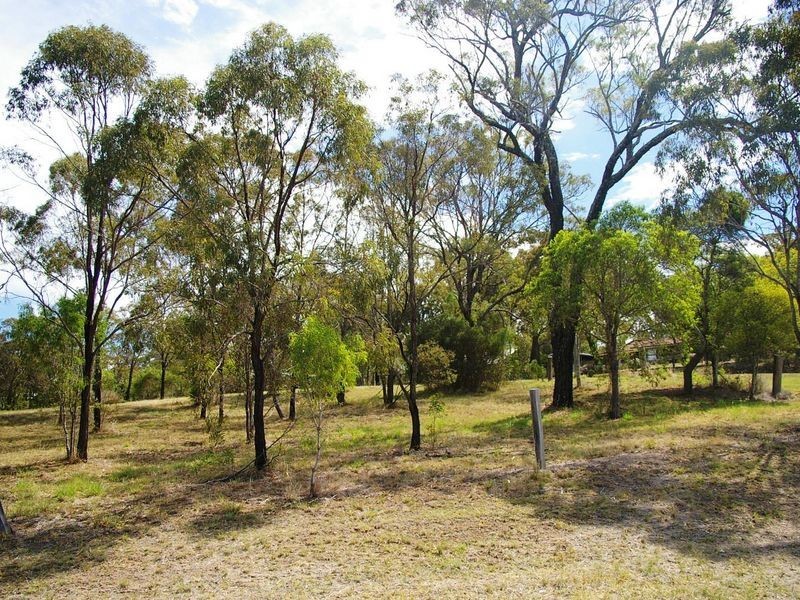 24 William Street, Acland QLD 4401