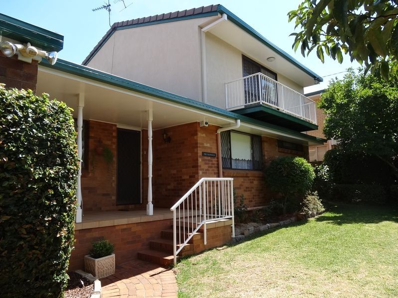 4 Henry Street, Mount Lofty QLD 4350