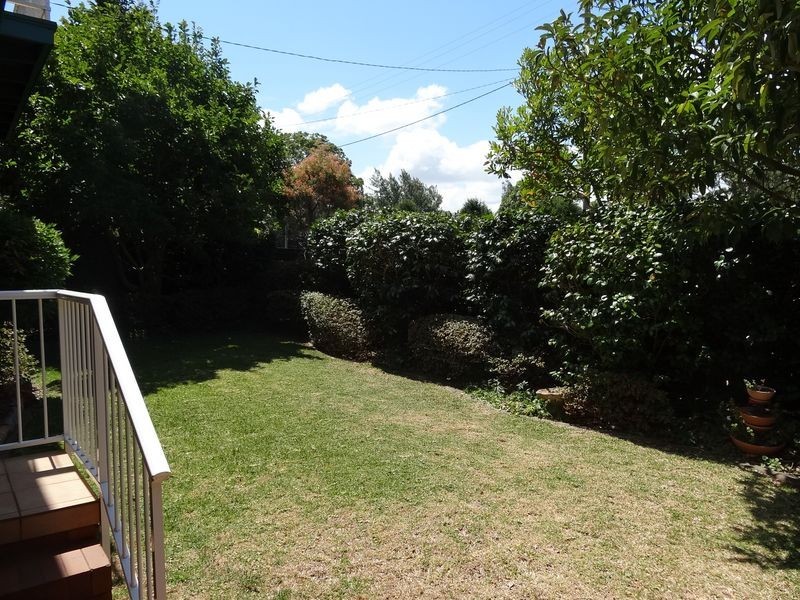 4 Henry Street, Mount Lofty QLD 4350