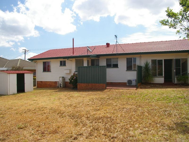 10 Challenor Street, Rockville QLD 4350