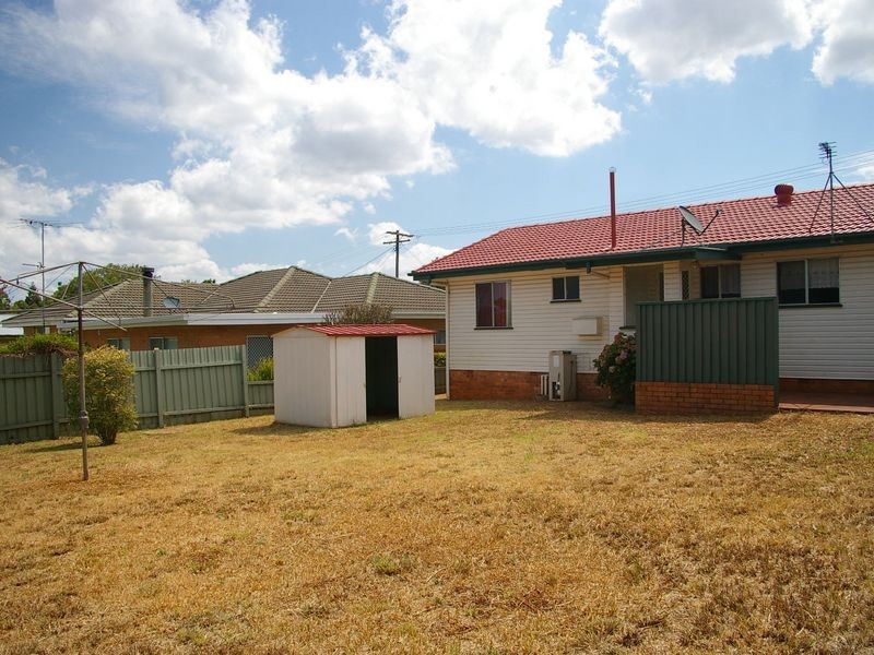 10 Challenor Street, Rockville QLD 4350