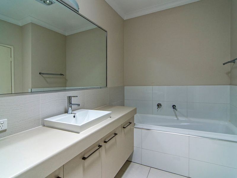4/38 Victory Street, Newtown QLD 4350
