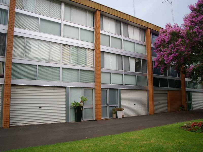 2/5 Creek Street, East Toowoomba QLD 4350