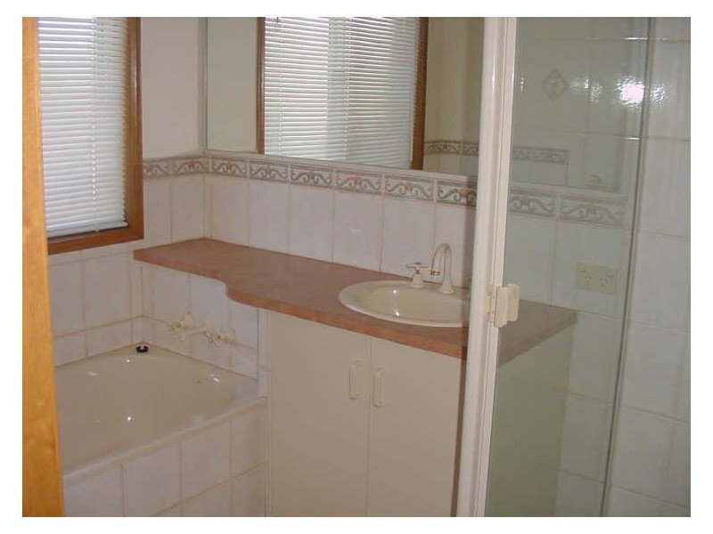 16 Bernborough Court, Glenvale QLD 4350