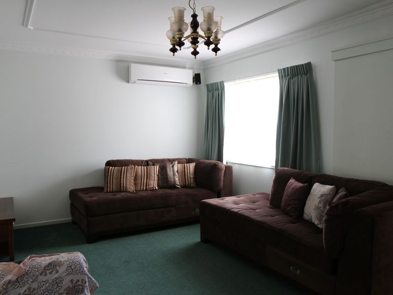 5 Canberra Street, Harristown QLD 4350