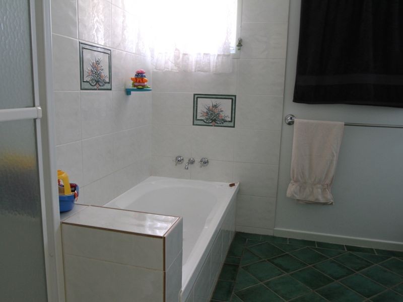 5 Canberra Street, Harristown QLD 4350