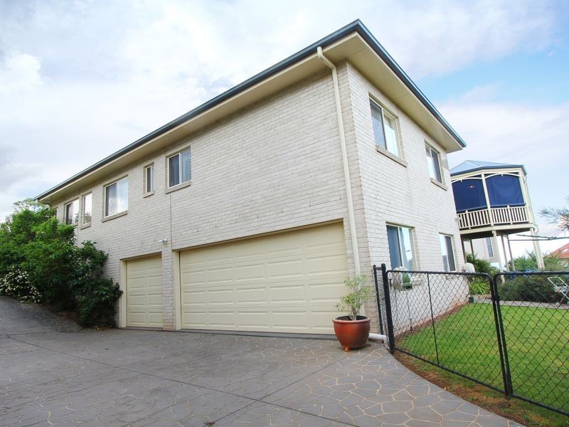 8 Dalston Court, Mount Lofty QLD 4350