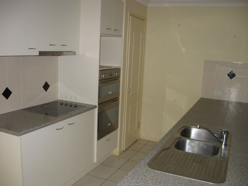 3 Tennyson Court, Westbrook QLD 4350