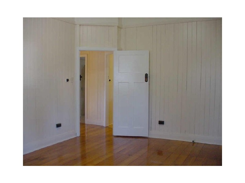 32 Cumming Street, North Toowoomba QLD 4350