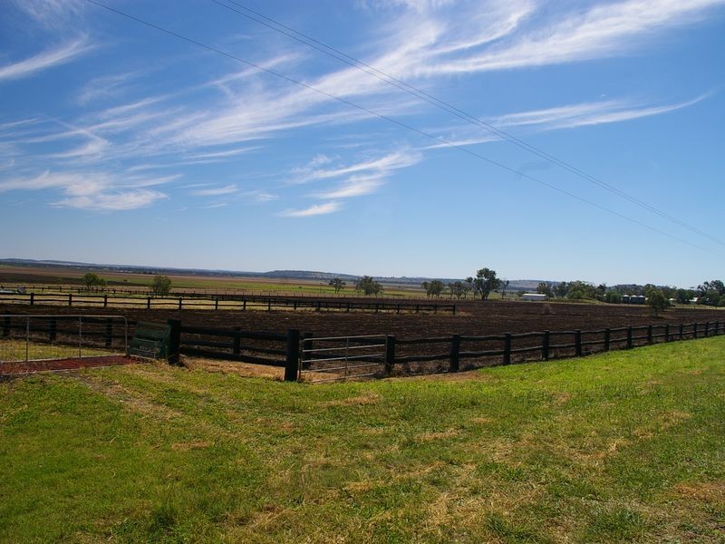 685 Kingsthorpe Haden Road, Acland QLD 4401
