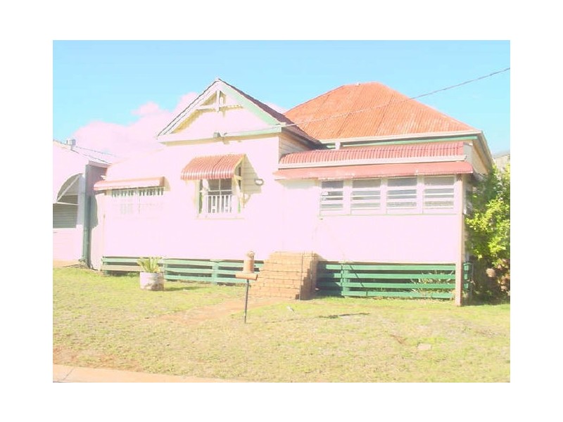 8 Inter Street, North Toowoomba QLD 4350