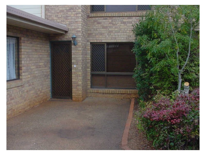 2/357 Margaret Street, NEWTOWN, Toowoomba QLD 4350
