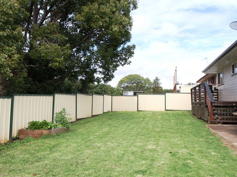 4 Hillside Street, Newtown QLD 4350