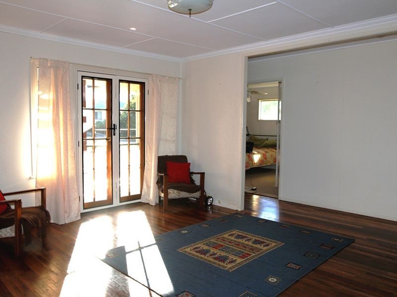 4 Hillside Street, Newtown QLD 4350