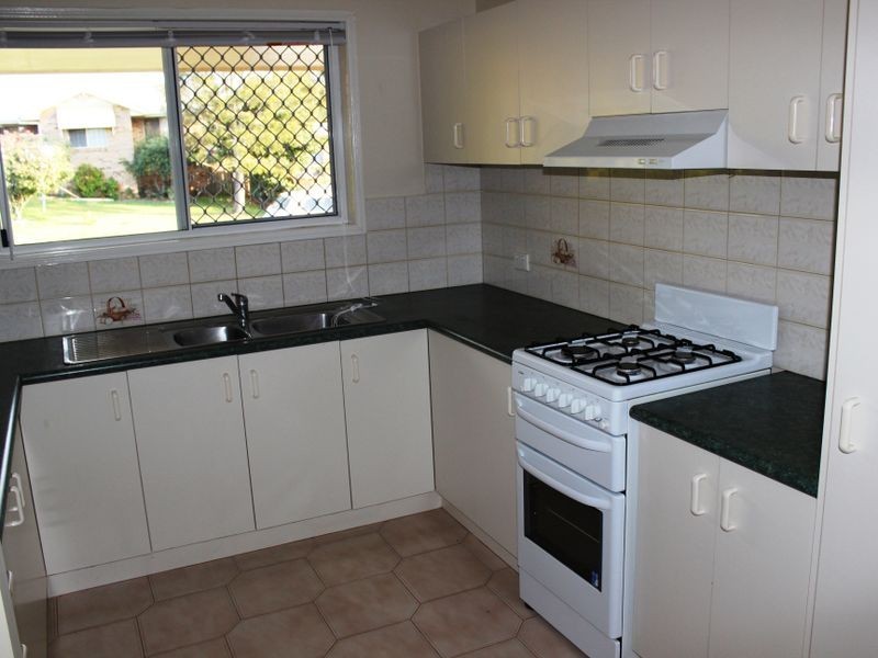 2/5 Beer Court, Kearneys Spring QLD 4350