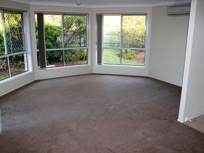 2/5 Beer Court, Kearneys Spring QLD 4350