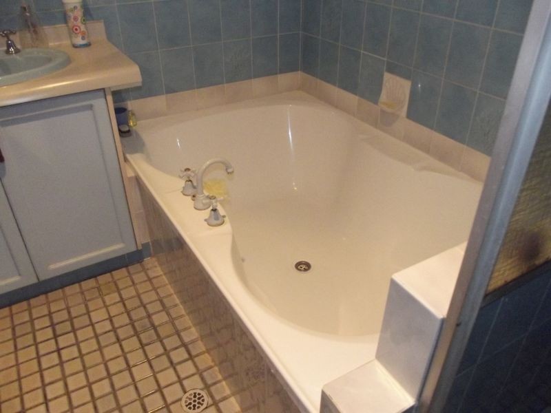 9 Moselle Court, Blue Mountain Heights QLD 4350