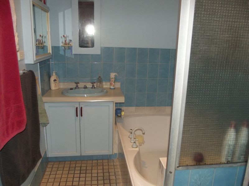 9 Moselle Court, Blue Mountain Heights QLD 4350