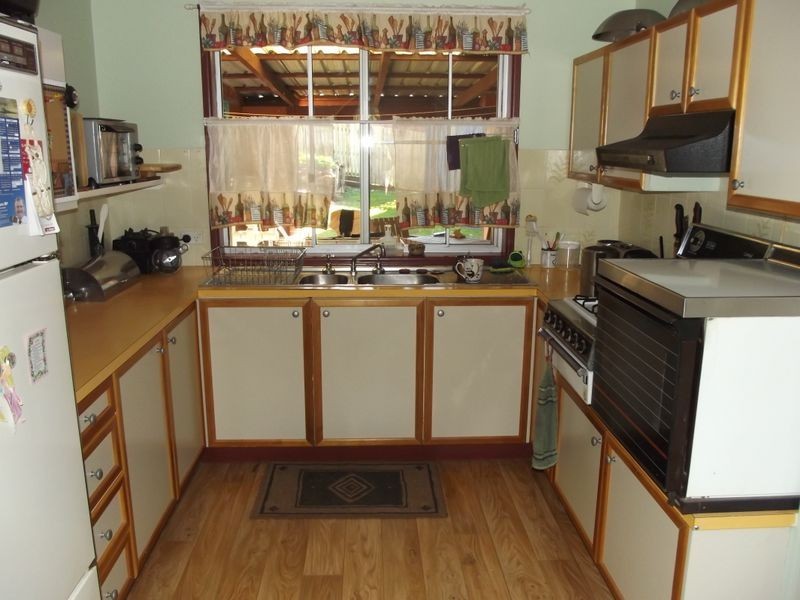 9 Moselle Court, Blue Mountain Heights QLD 4350