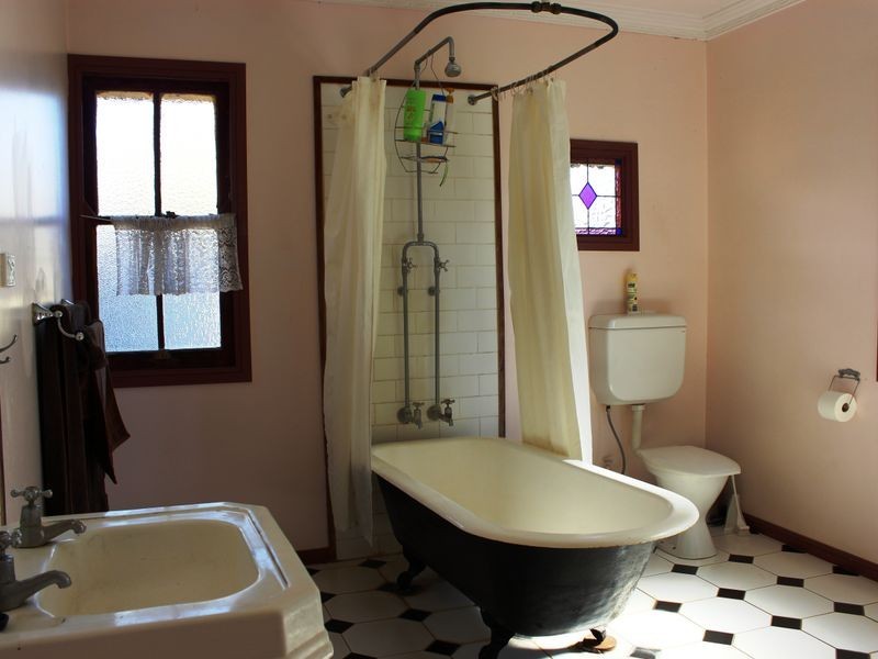 163 Bridge Street, North Toowoomba QLD 4350