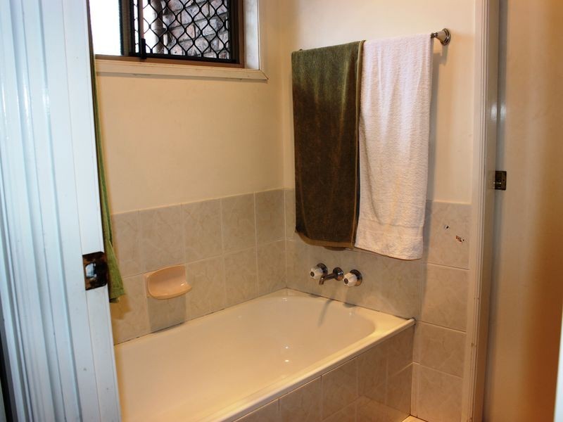 16 Jenna Court, Kearneys Spring QLD 4350