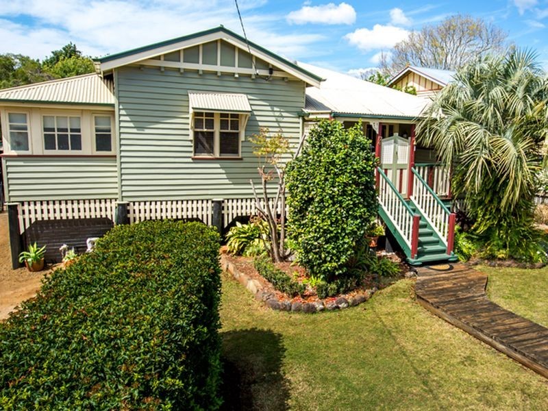 54 Phillip Street, South Toowoomba QLD 4350