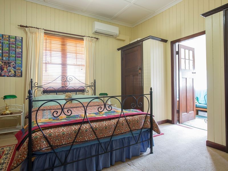 54 Phillip Street, South Toowoomba QLD 4350