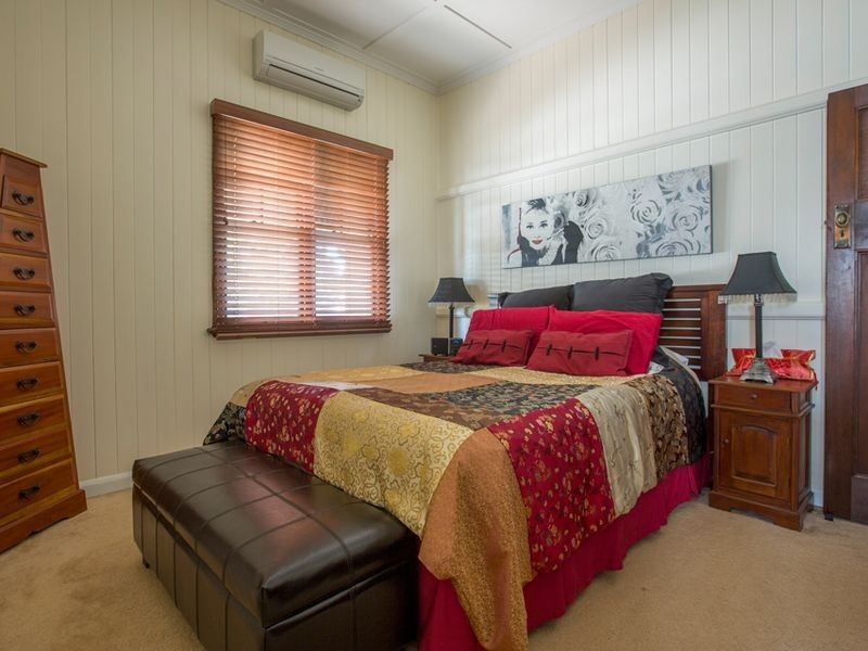 54 Phillip Street, South Toowoomba QLD 4350