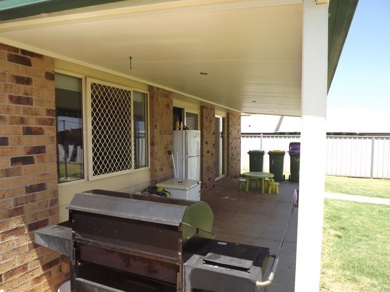 19 Navajo Street, Wilsonton QLD 4350