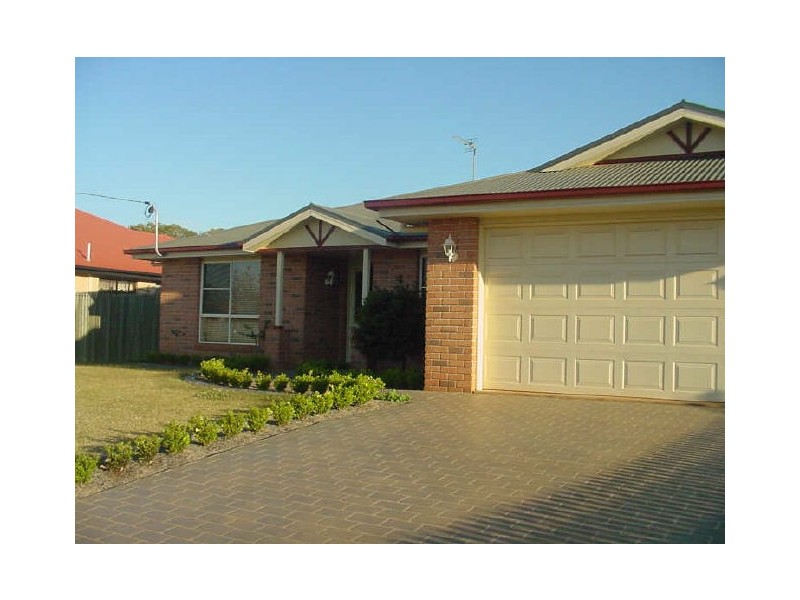 16 Pillar Street, Middle Ridge QLD 4350