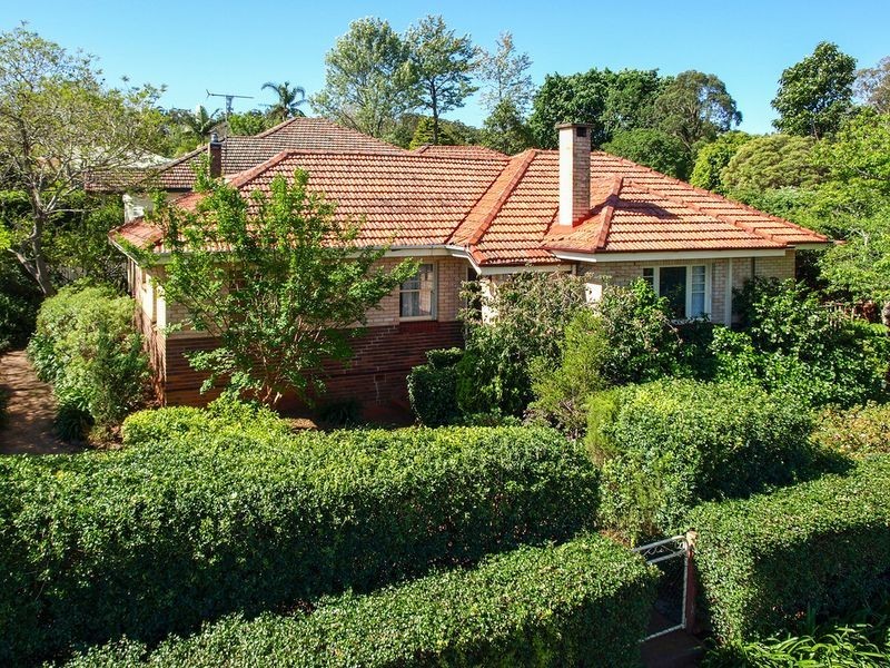 15 Barry Street, Mount Lofty QLD 4350